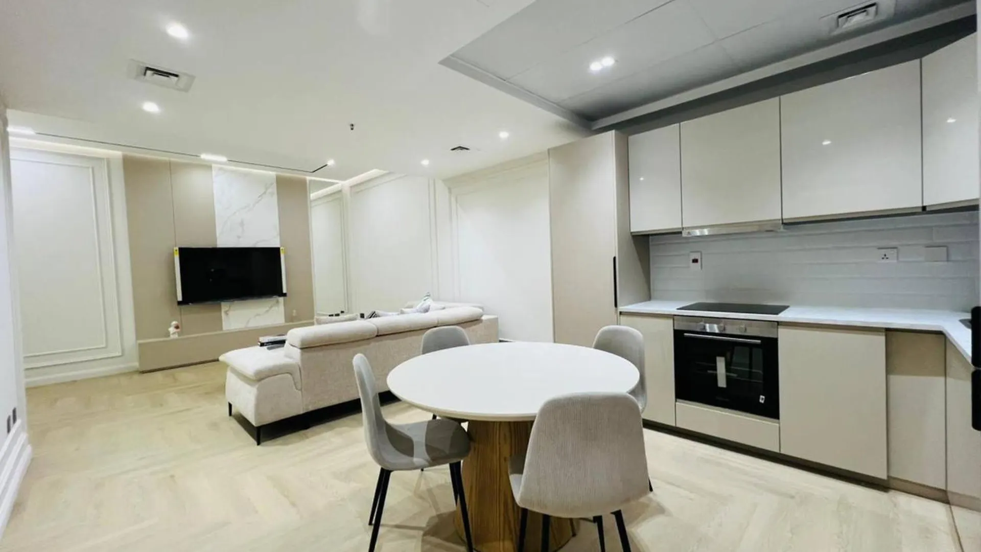 두바이 Stylish 1B In Heart Of Marina Near Attractions 아파트 0*,