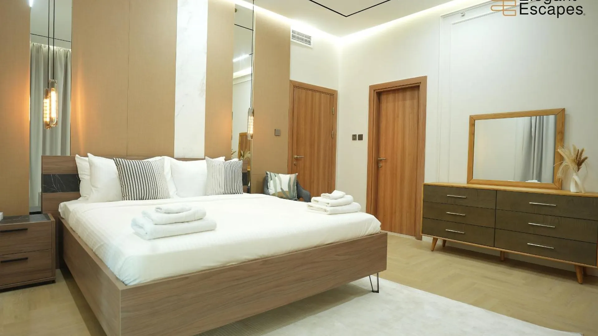 두바이 Stylish 1B In Heart Of Marina Near Attractions 아파트